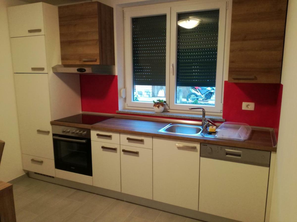 ApartІзола Екстер'єр фото