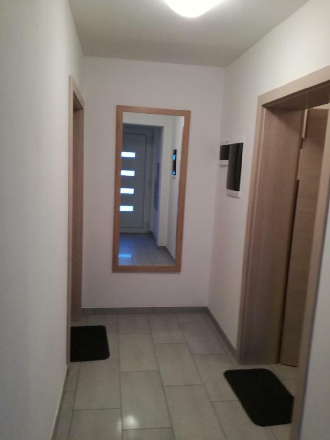 ApartІзола Екстер'єр фото