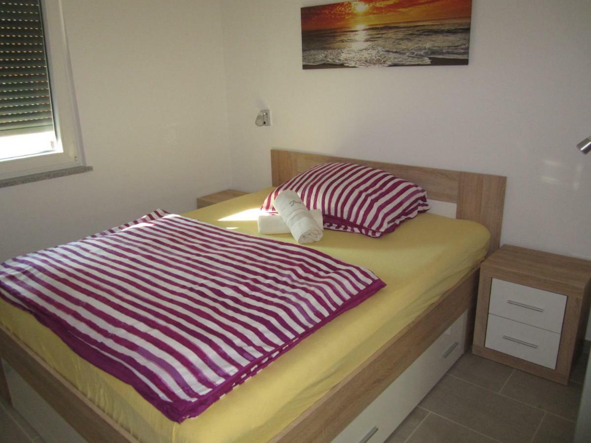ApartІзола Екстер'єр фото